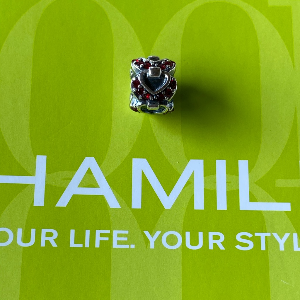 Authentic Chamilia Red Crystal Entwined Hearts 29$
